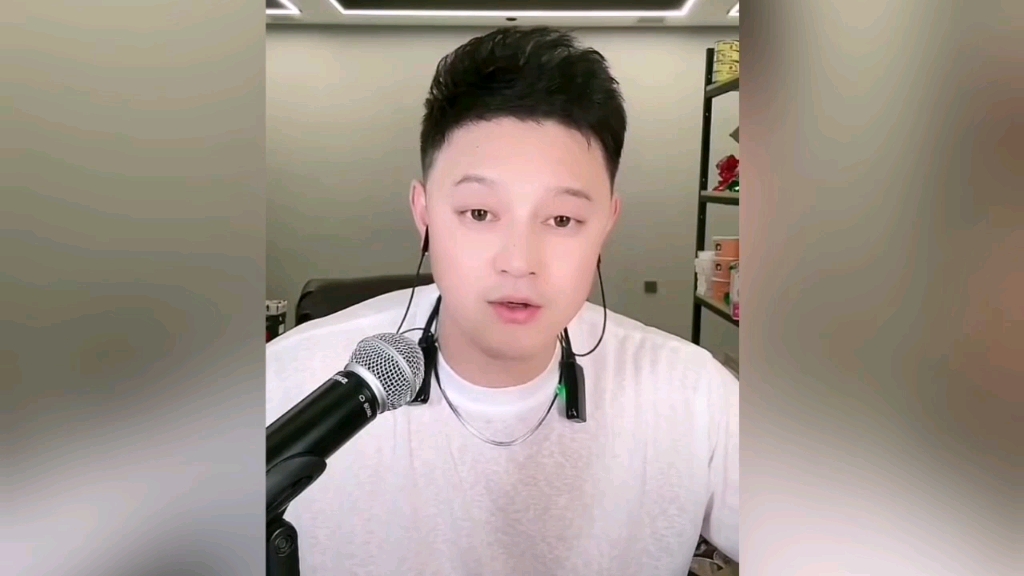 刘一飞讲娱乐圈,戛纳电影节章子怡和杨幂的八卦,汪小菲和王一博的故事