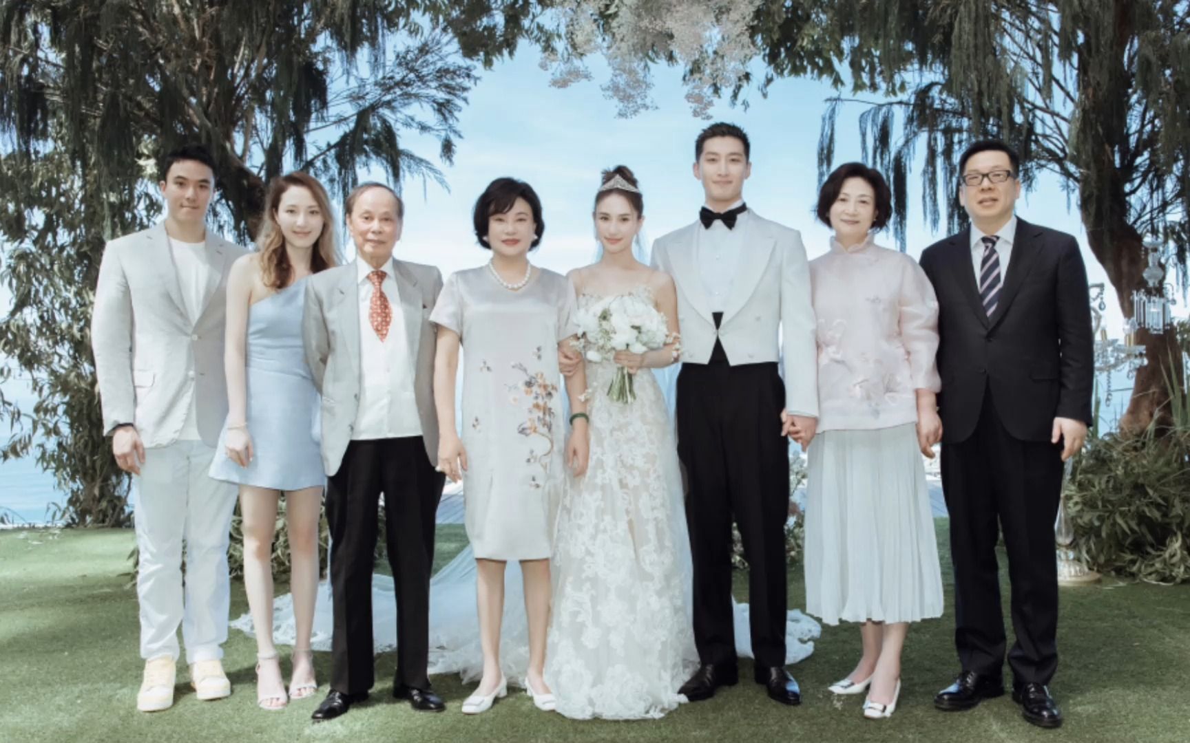 何超莲婚礼细节曝光,窦骁宣誓盼将女皇变公主,女方感动表示携手未来