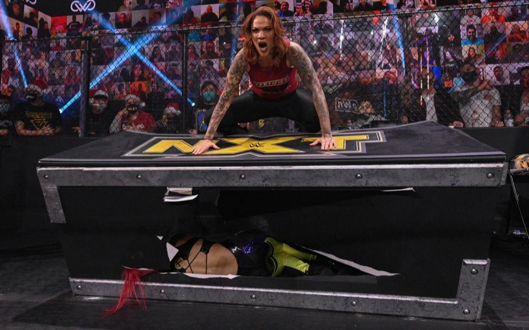 【wwe nxt】紫雷(io shirai)被突然出现的mercedes martinez偷袭