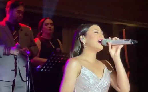 [图]【悍妇小茉莉翻唱牛姐】Against All Odds - Morissette Amon at APP Charity Fundraising Dinner.