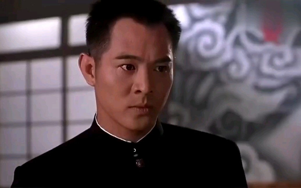 精武英雄,被好莱坞评为影史上的动作片的教科书,打戏全程高能,紧张
