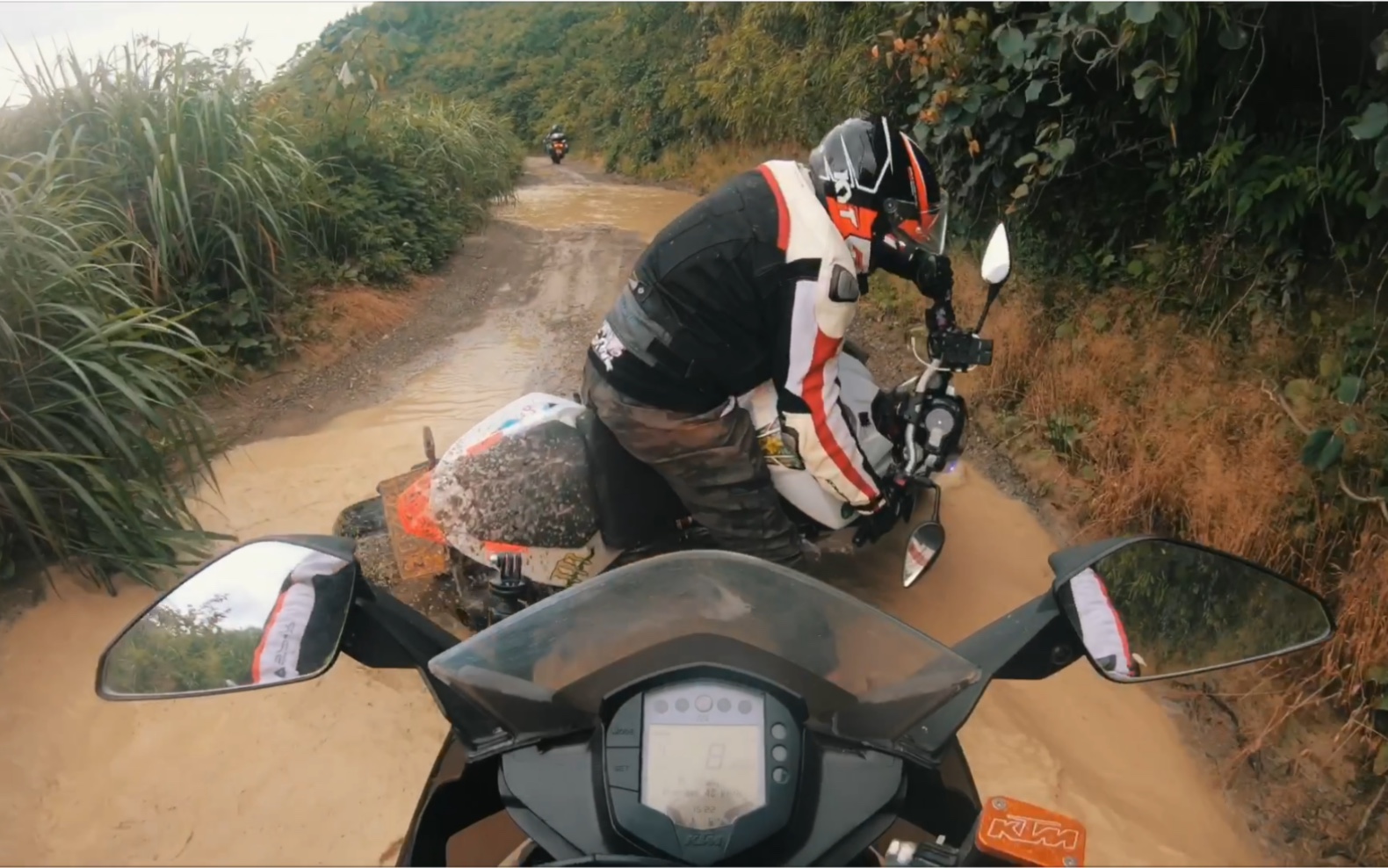 ktm必须玩泥巴rc带队耍泥巴