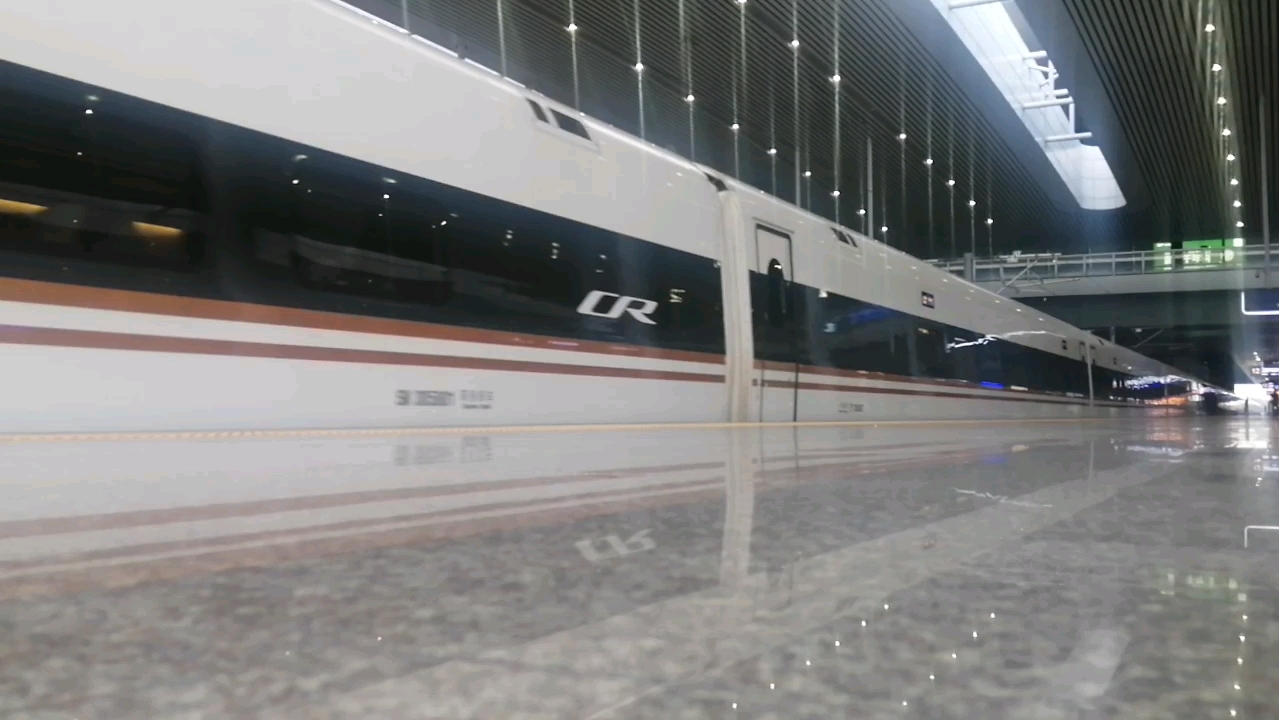 【中国铁路】cr400bf-a-3058担当g1503次杭州东站出站