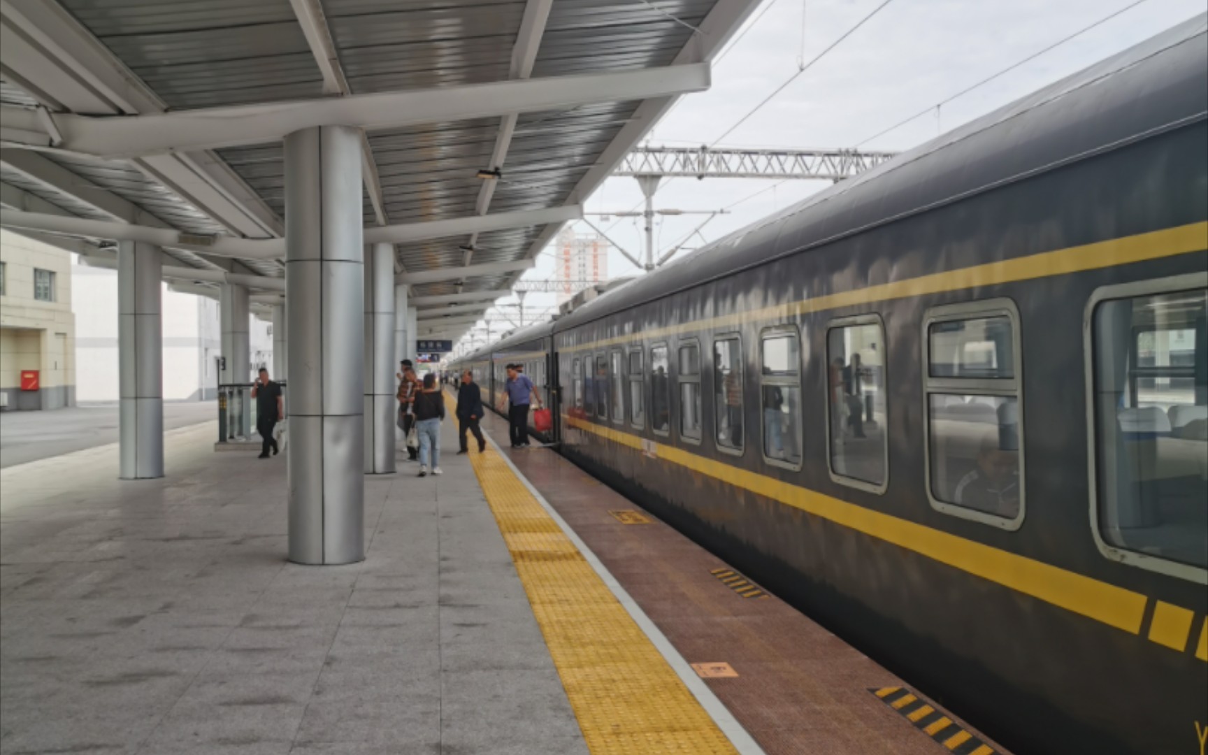 坐着绿皮去杨凌