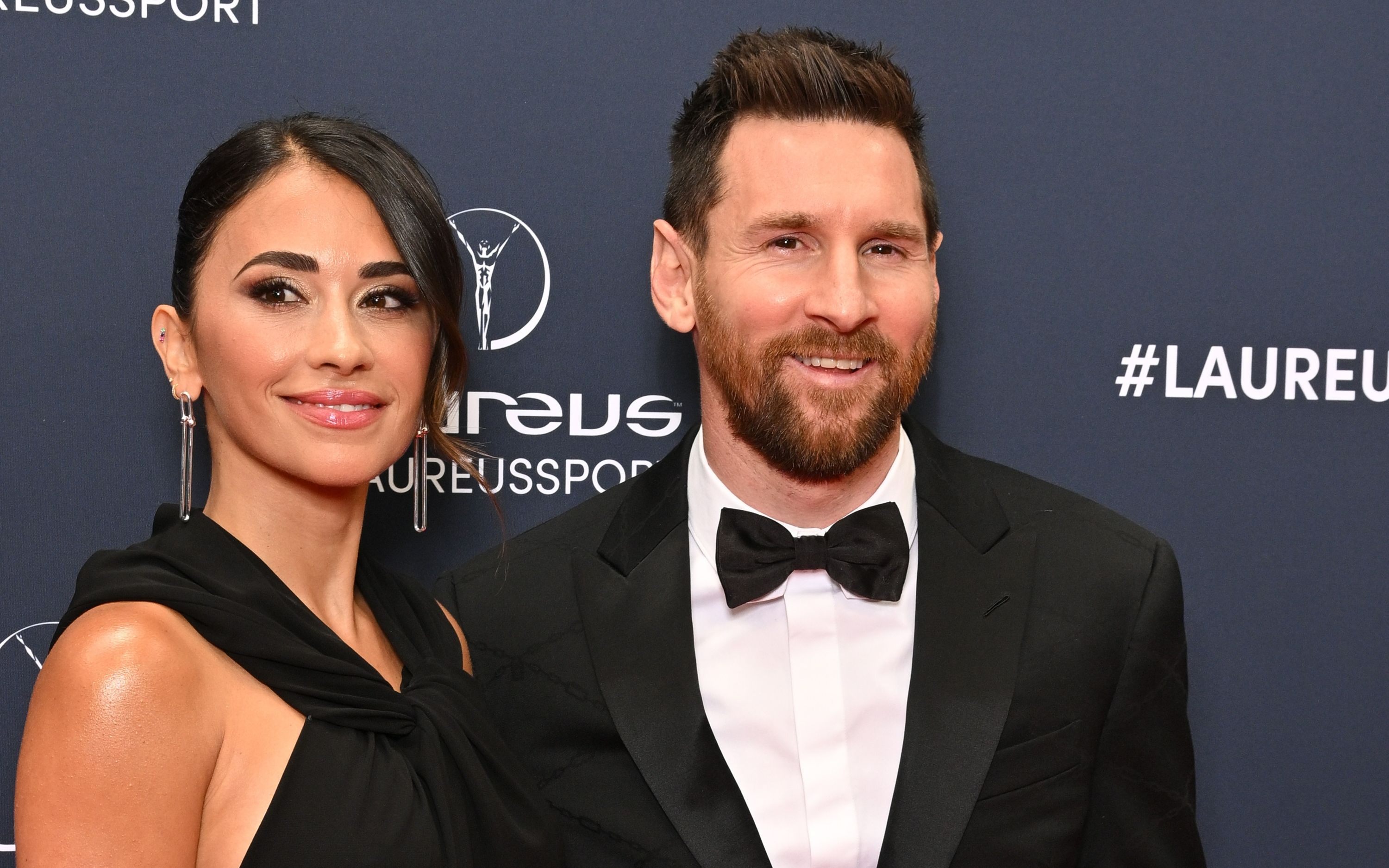 安东内拉在梅西身边漂亮又活泼,和球王在一起好配