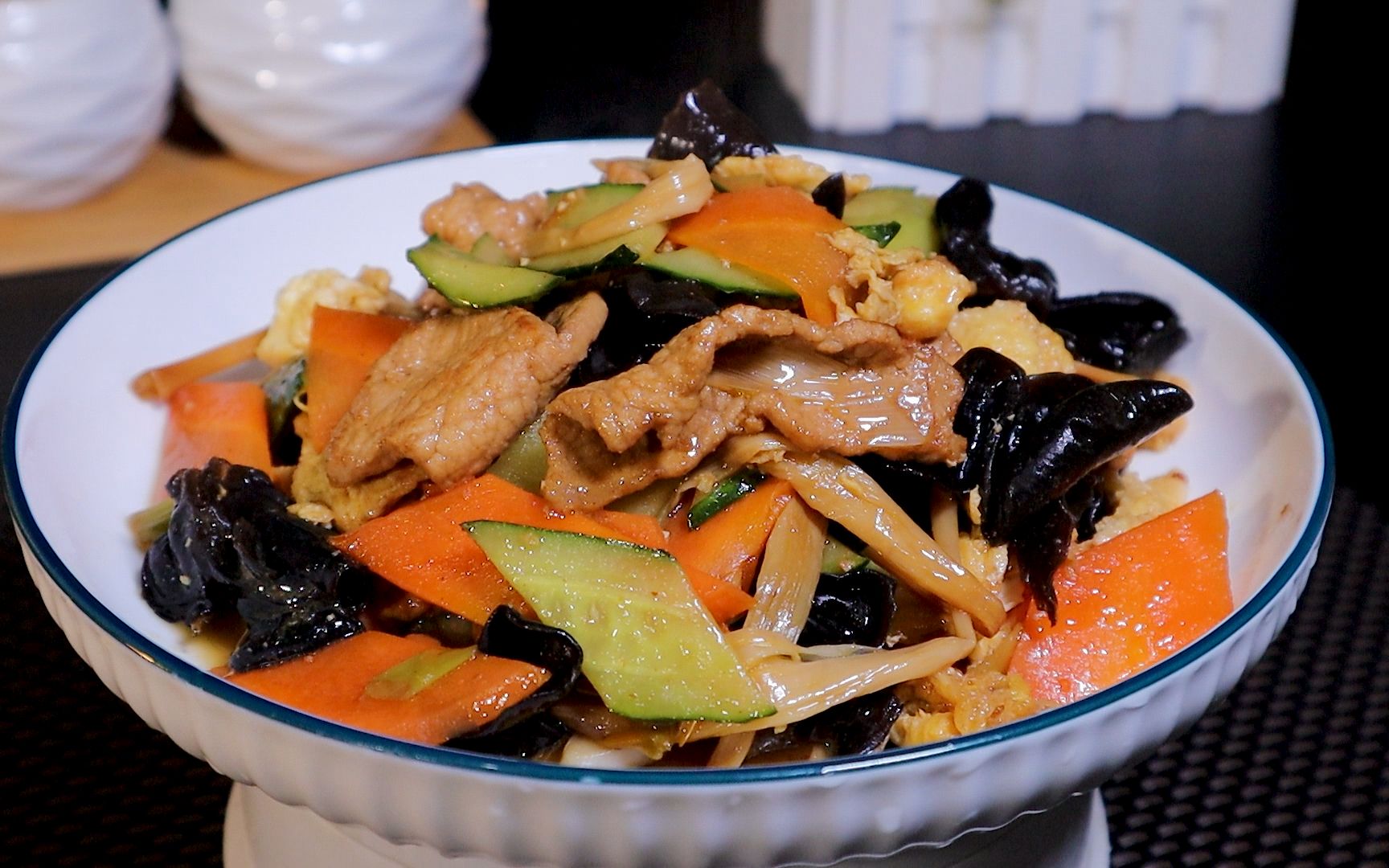 家常小炒木须肉,咸鲜适口,菜脆肉嫩,好吃又下饭