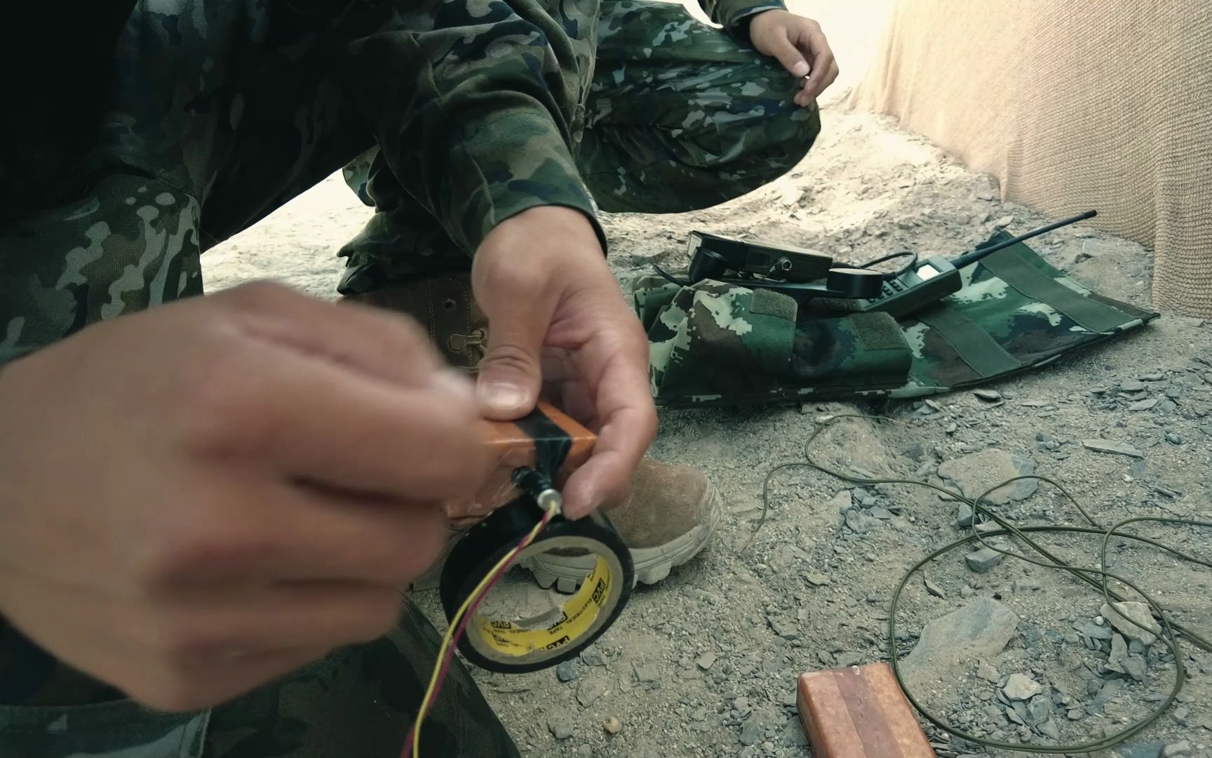 惊险刺激!直击武警特战排爆兵高燃训练现场(武警第一机动总队 杨松、程文波、罗涵;编辑:徐礼跃)哔哩哔哩bilibili