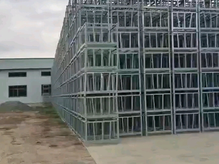 储存苹果的冷库大铁筐