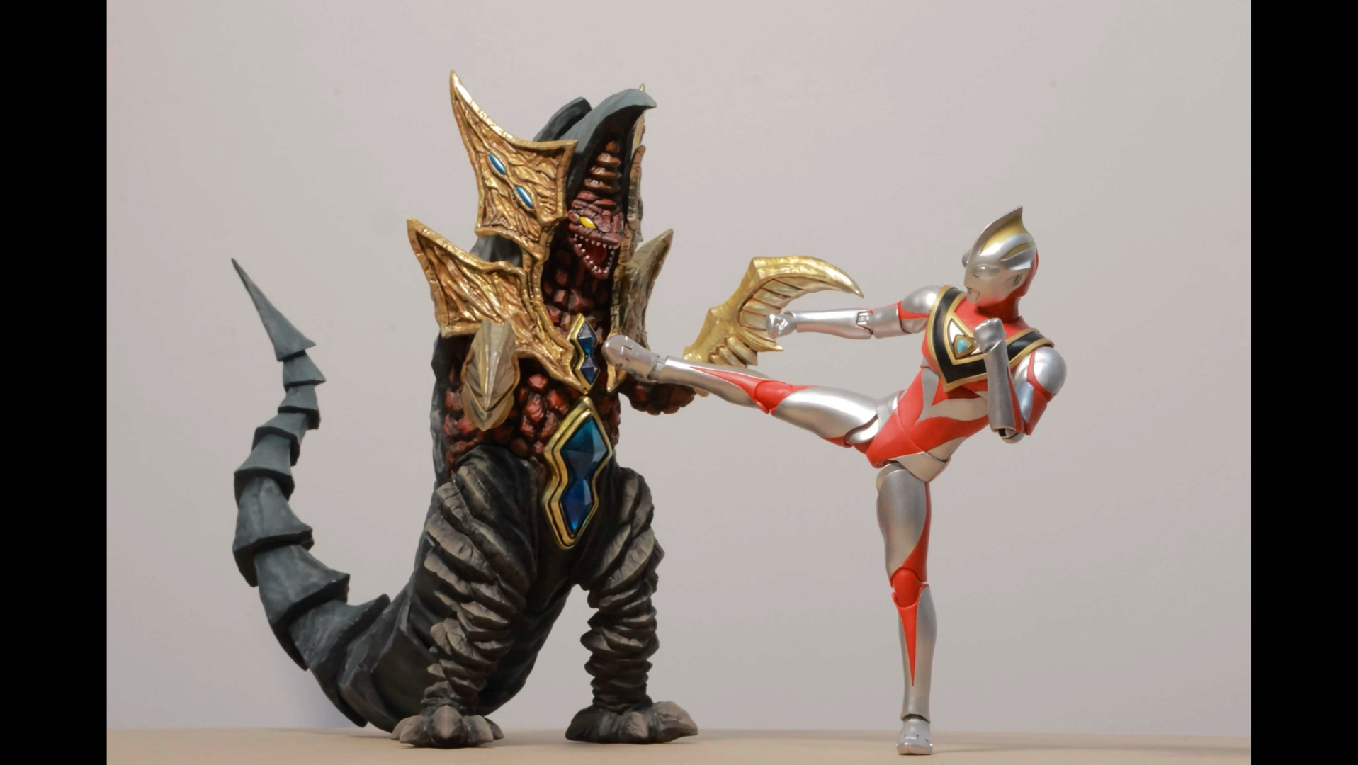 wf上海 盖亚奥特曼【宇宙战斗兽 戈布】