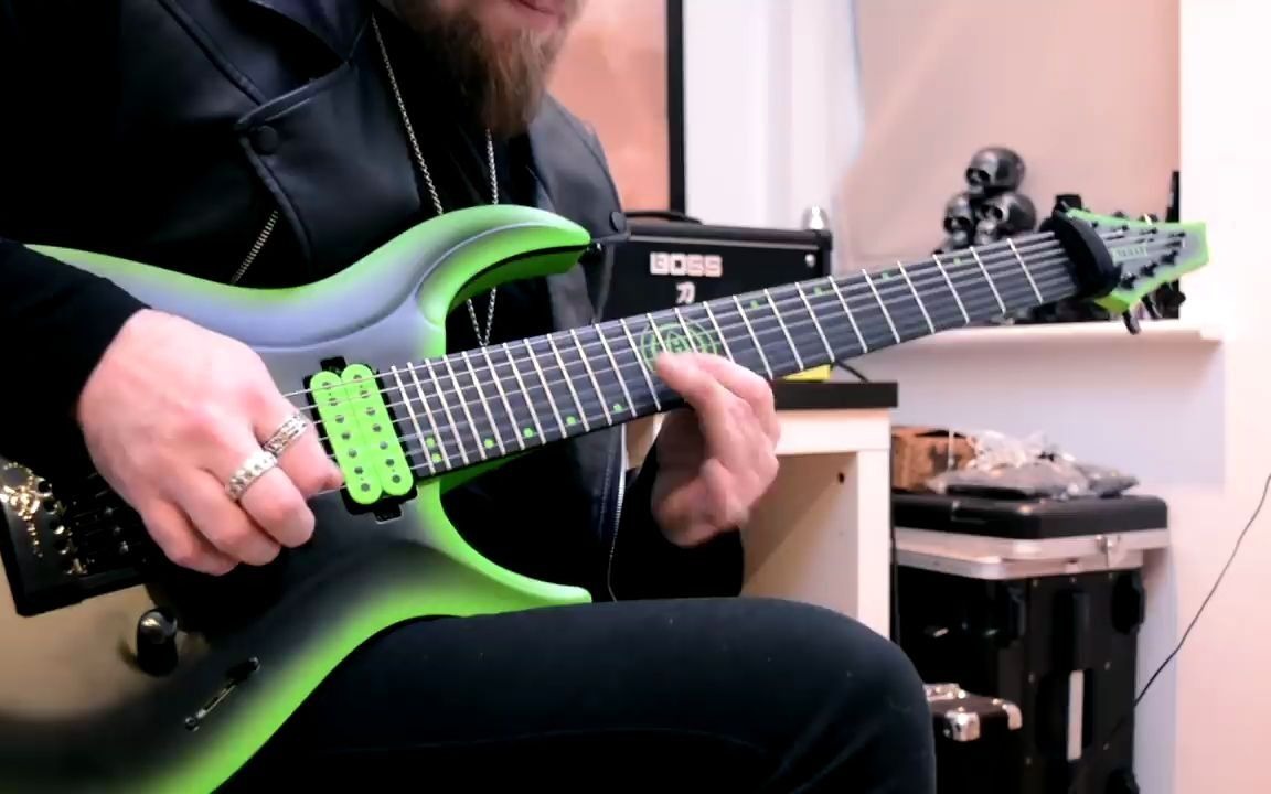 [图]【电吉他The Watcher Andy James demoing the Kiesel Polarity active coil split pickups