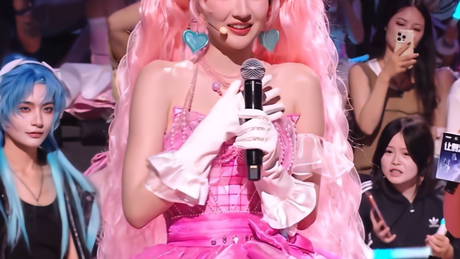 天哪和平真赚钱了，女明星出COS完全不愁卖皮肤！