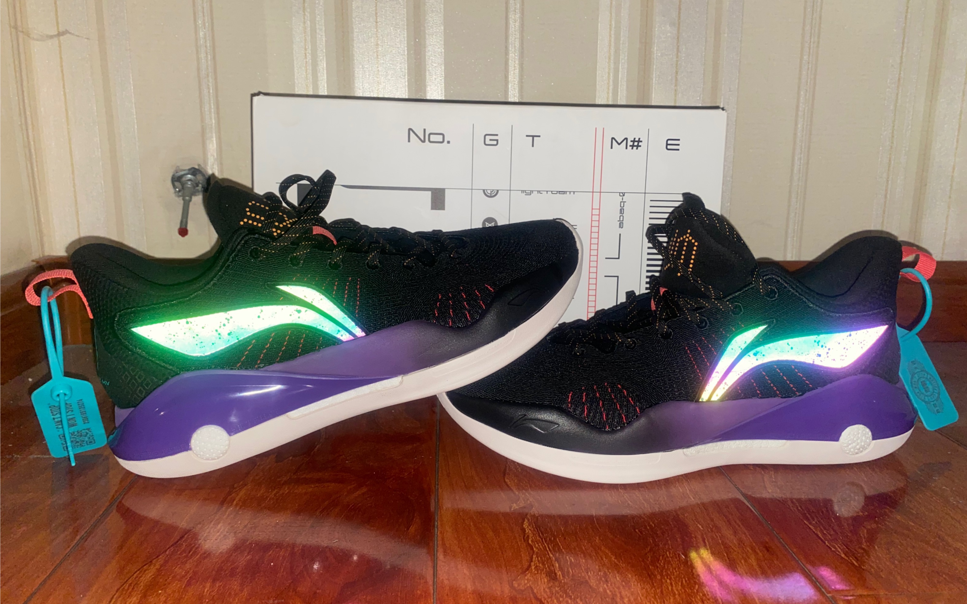 驭帅15v2低帮 篮球鞋 开箱(后期穿着体验陆续更新)