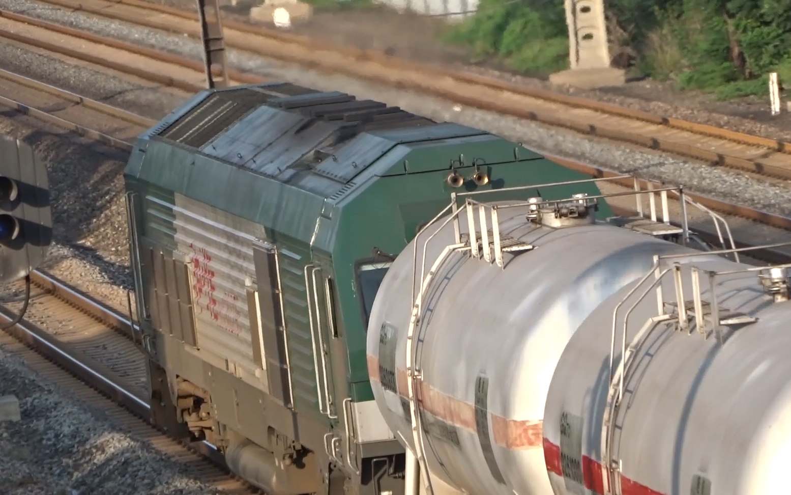 【耳机最佳】本视频可见hxn3上方高温排气产生的热浪,附赠k388接近