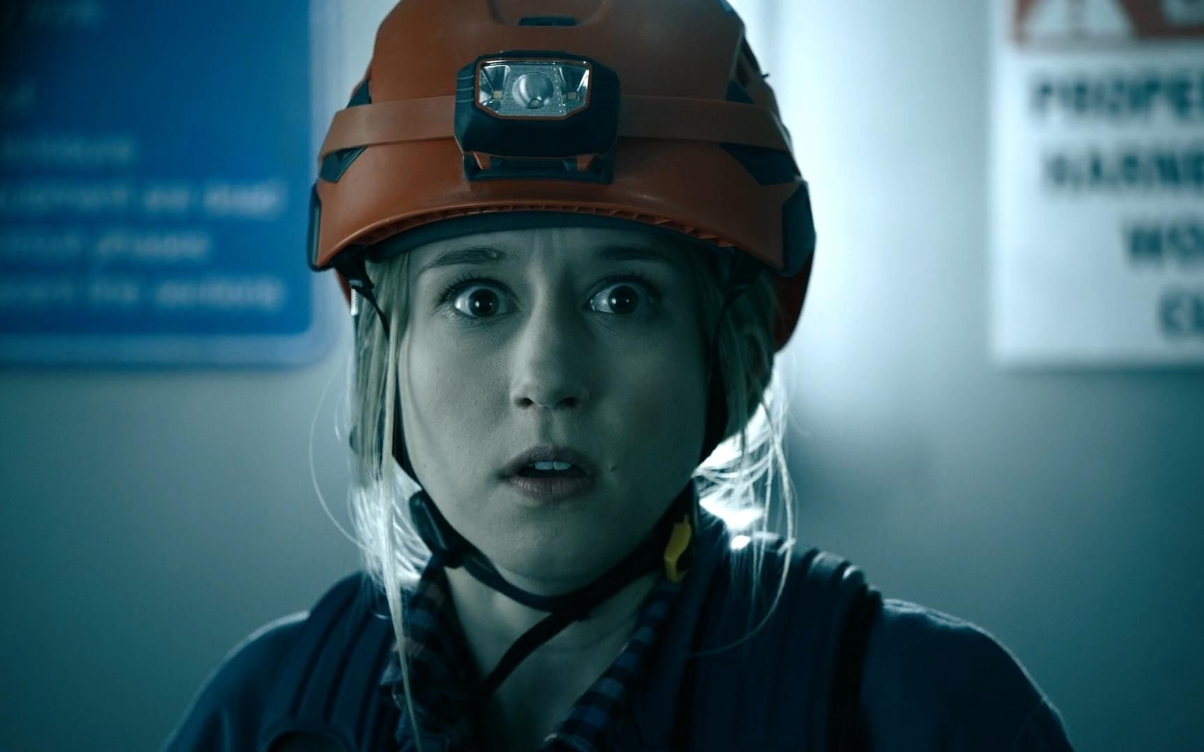 胆小慎入母亲带着三个孩子自杀结果化成鬼怪缠了女儿二十年惊悚50州快