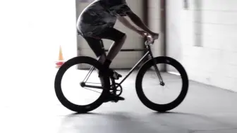 Download Video: 【Fixed Gear】死飞教学—如何倒骑