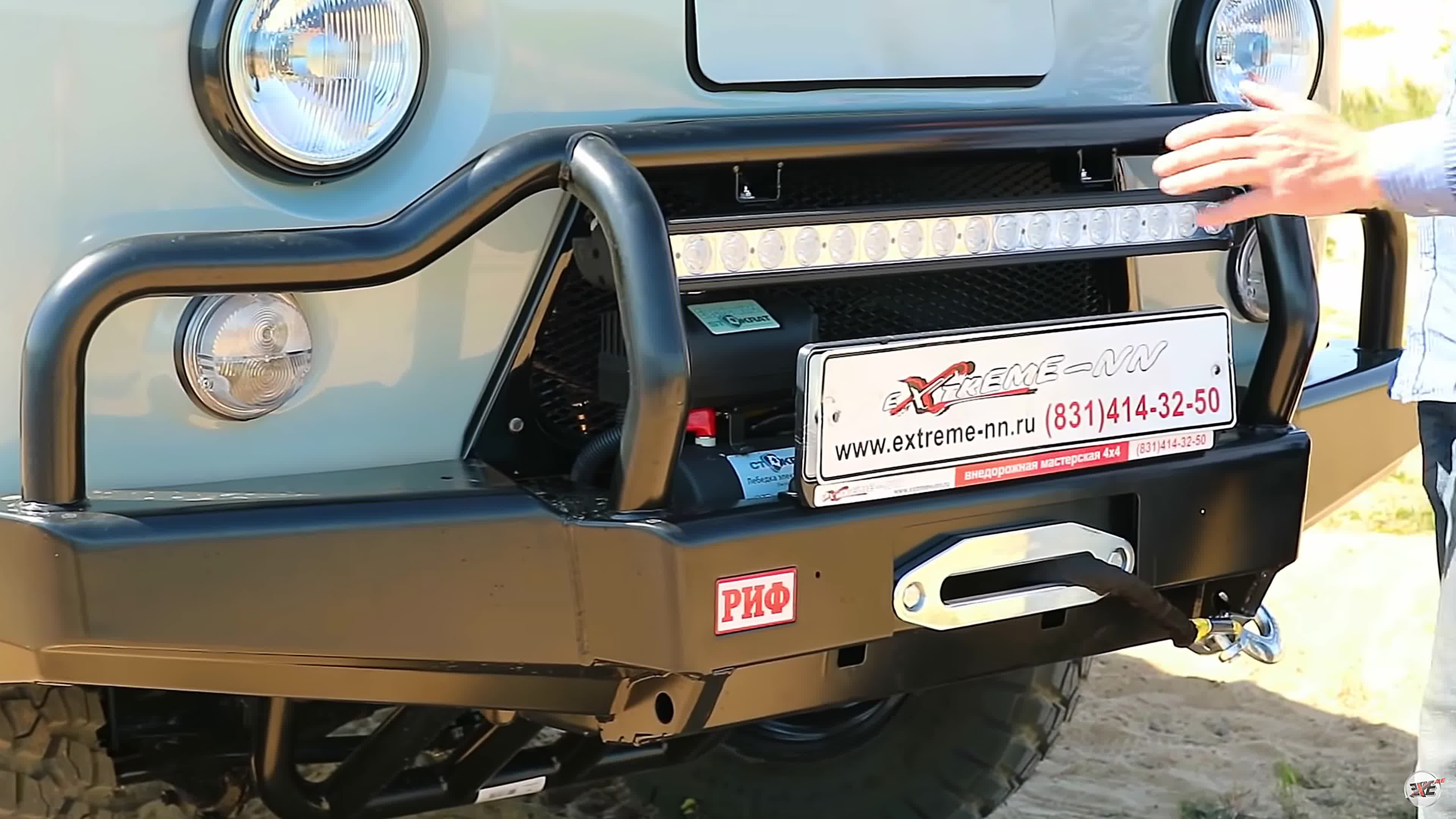 转载:老外车评—俄罗斯神车"瓦滋-旅行者(uaz452)"(第三部)_哔哩哔哩