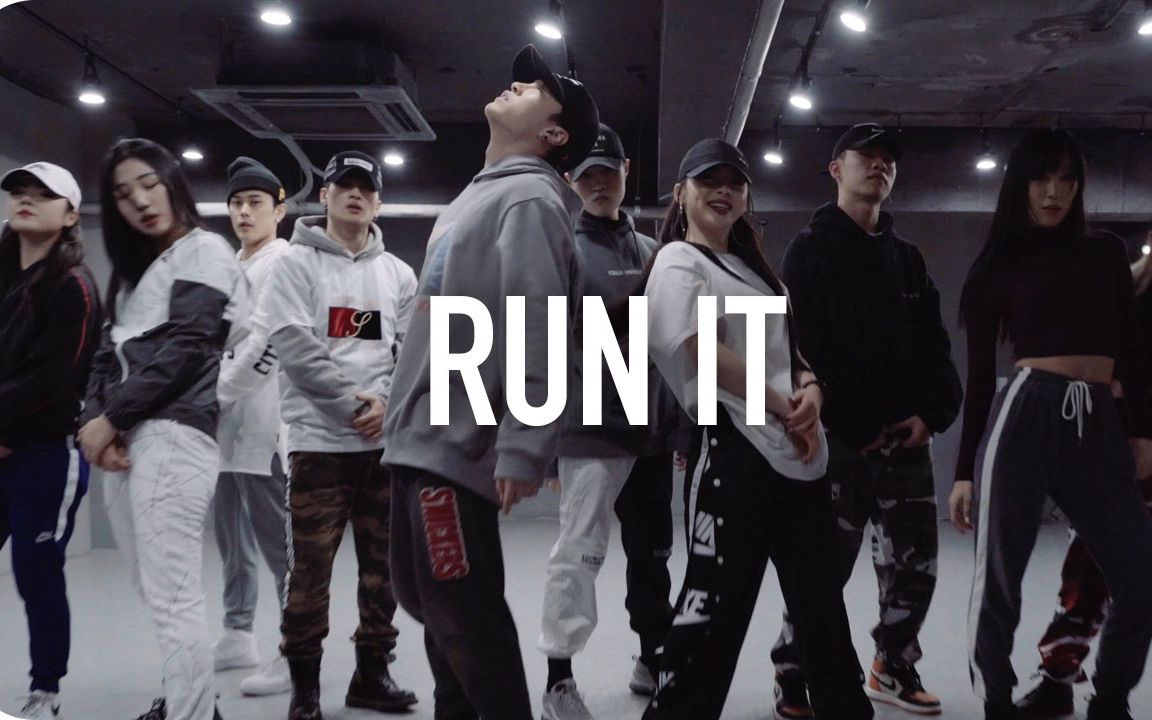 [图]【1M x Nike x AOMG】Junsun Yoo合作Sori Na编舞朴宰范耐克2018年度新宣传曲<Run It>