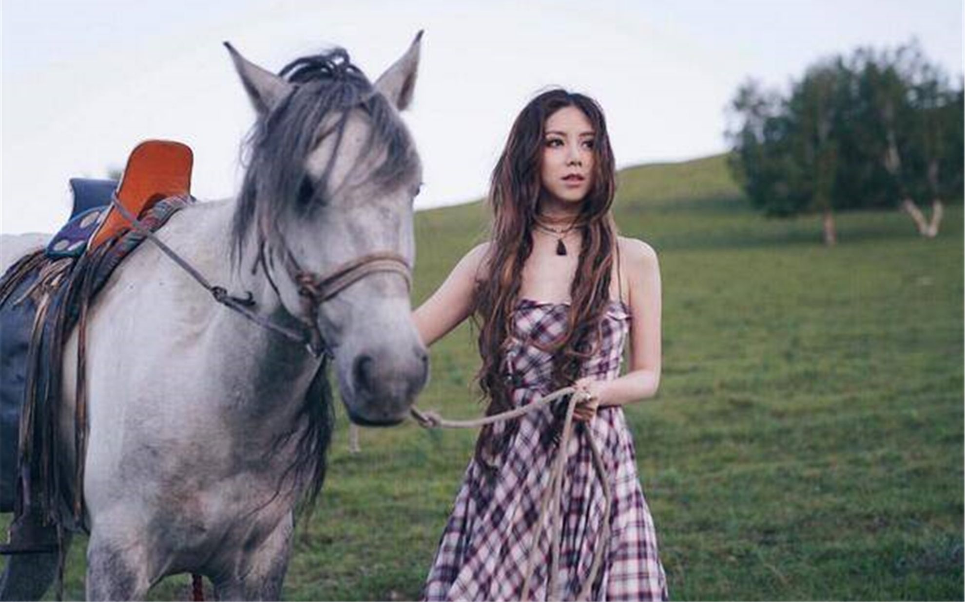 超能力biubiubiu挑战完,我已经被邓紫棋洗脑了