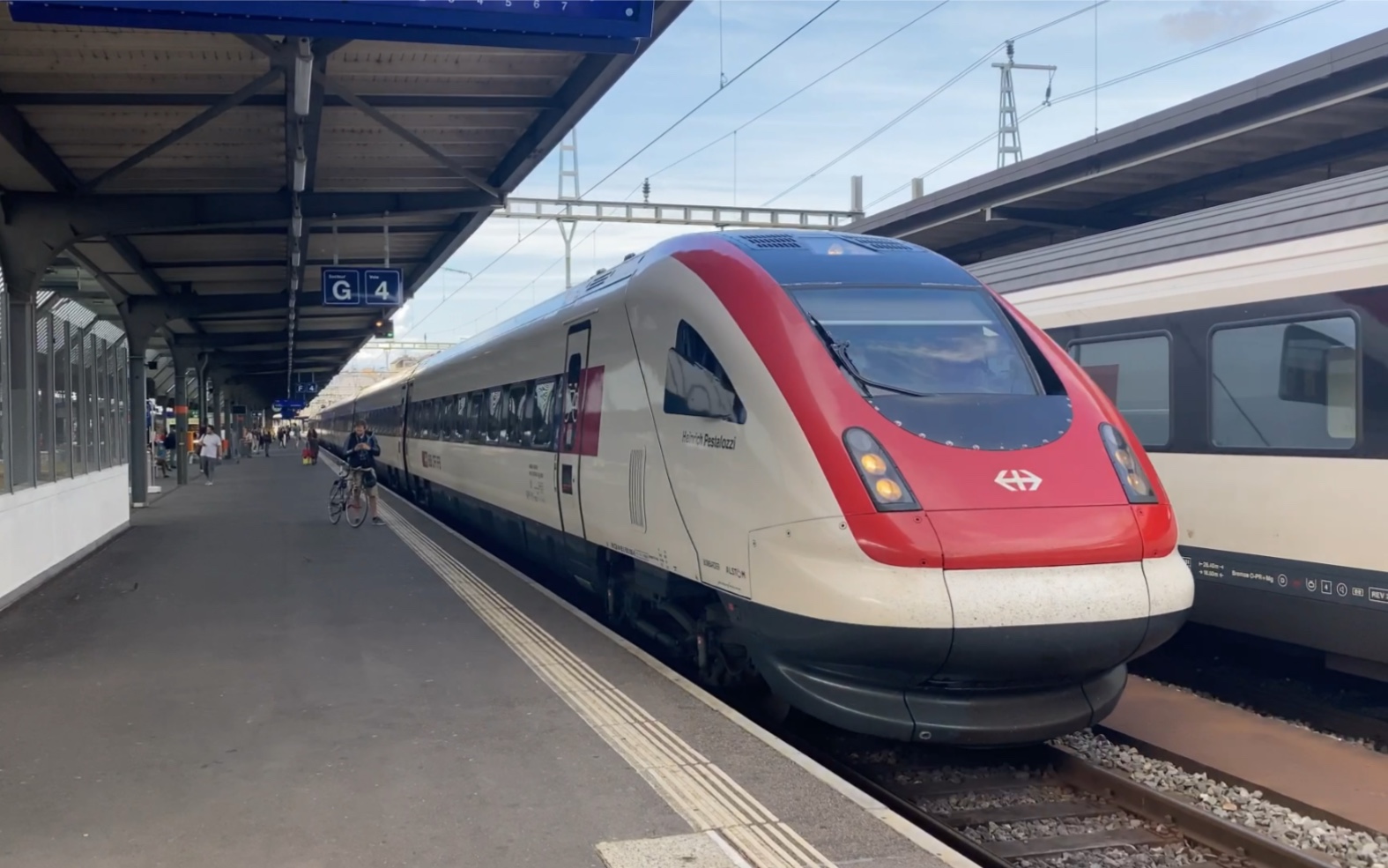 瑞士联邦铁路icnrabde500动车组列车geneve日内瓦车站出站发车