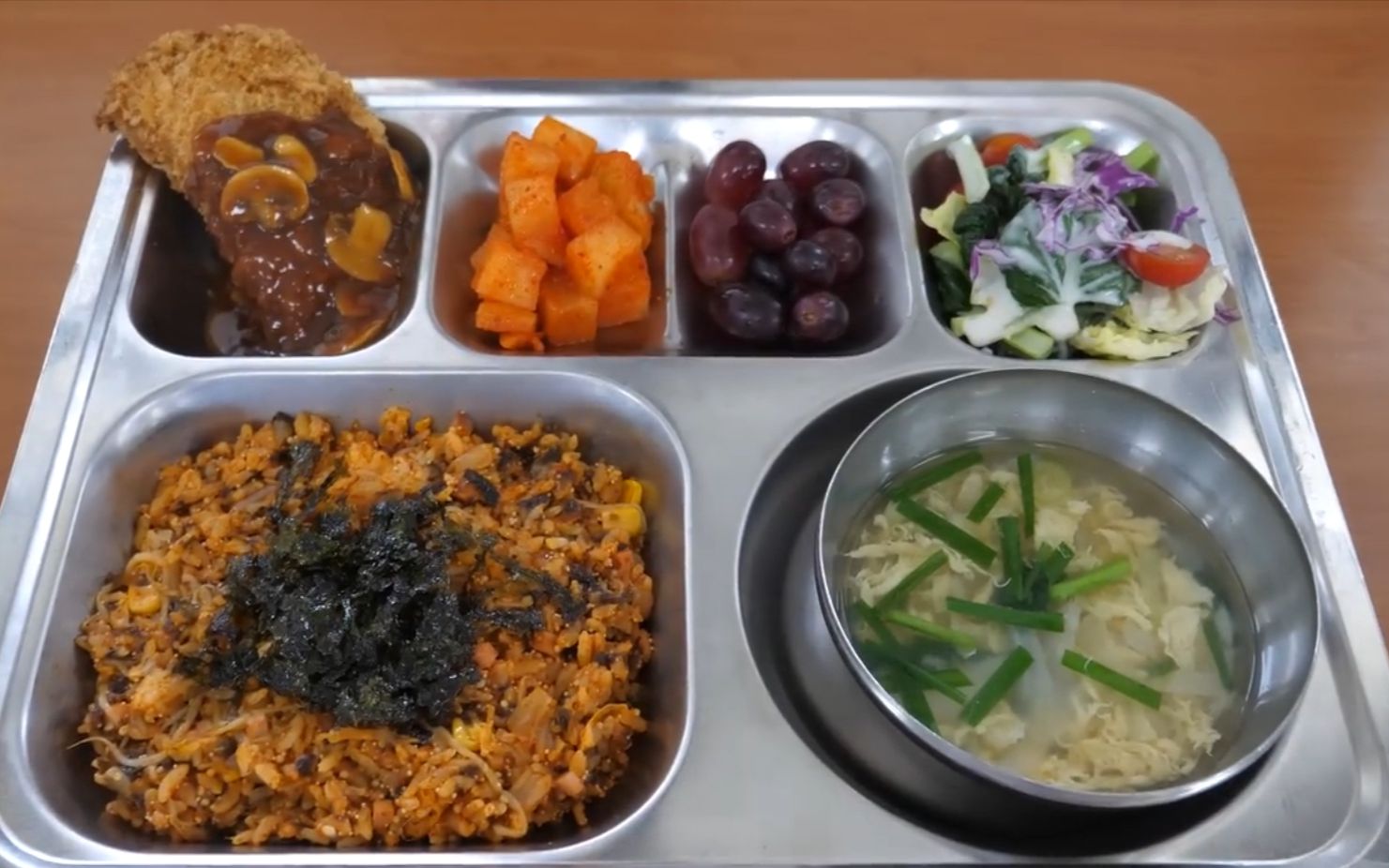 韩国 女子高中食堂饭菜制作大公开!你心动了吗?