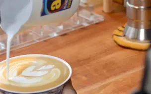 Tải video: 全流程用9barista做盖碗拿铁拉花