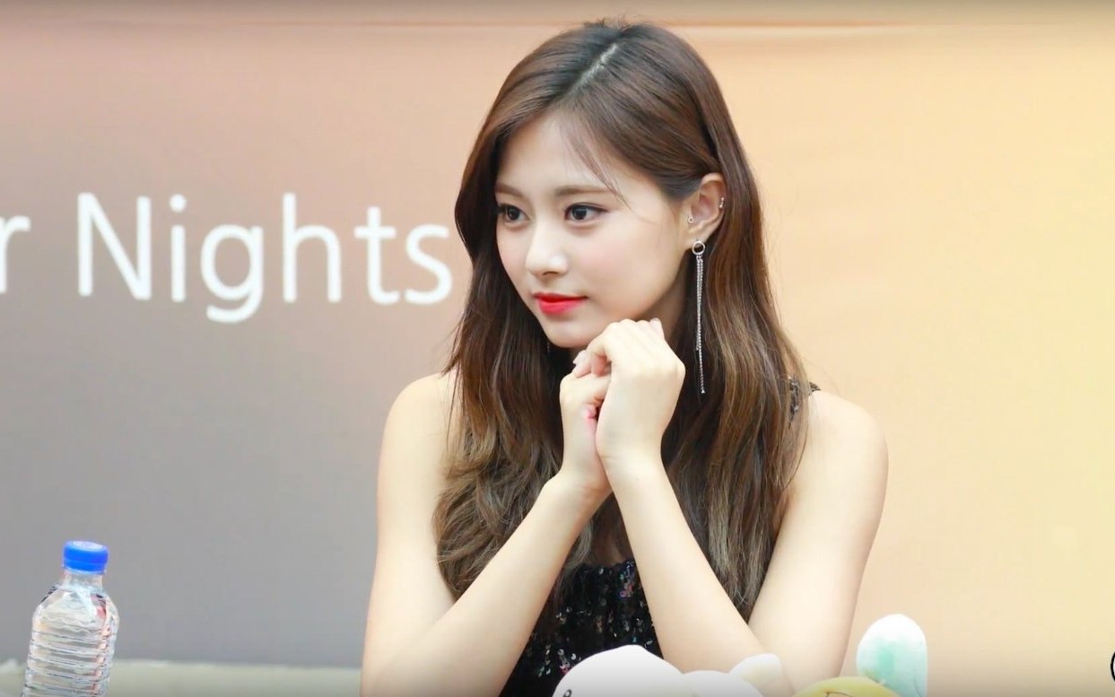 twice周子瑜 180722京畿道签售会饭拍 神仙颜值周子瑜是真实存在的吗?