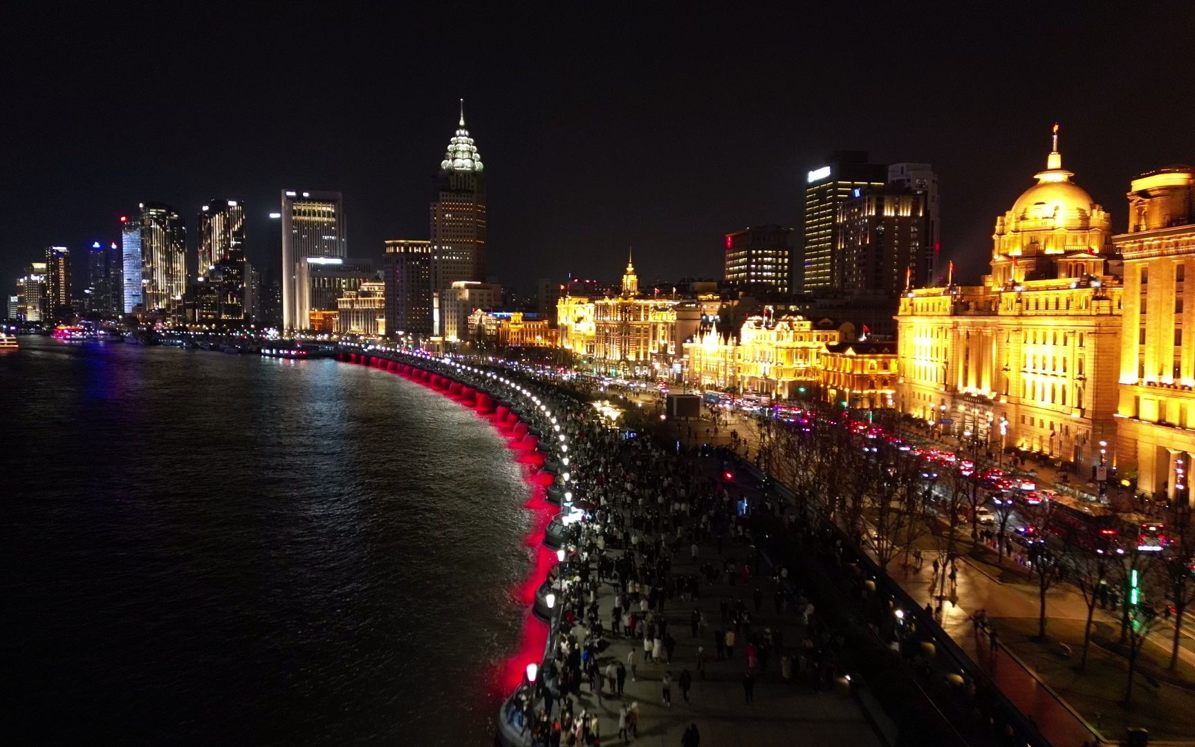 01 元宵节航拍上海南京东路到外滩 人流如织 风景如画