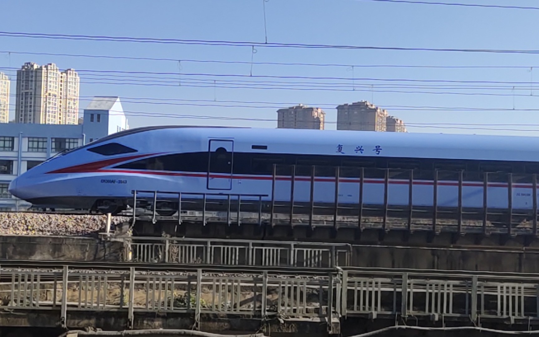 【昆明铁路】cr300af-2043通过大观桥