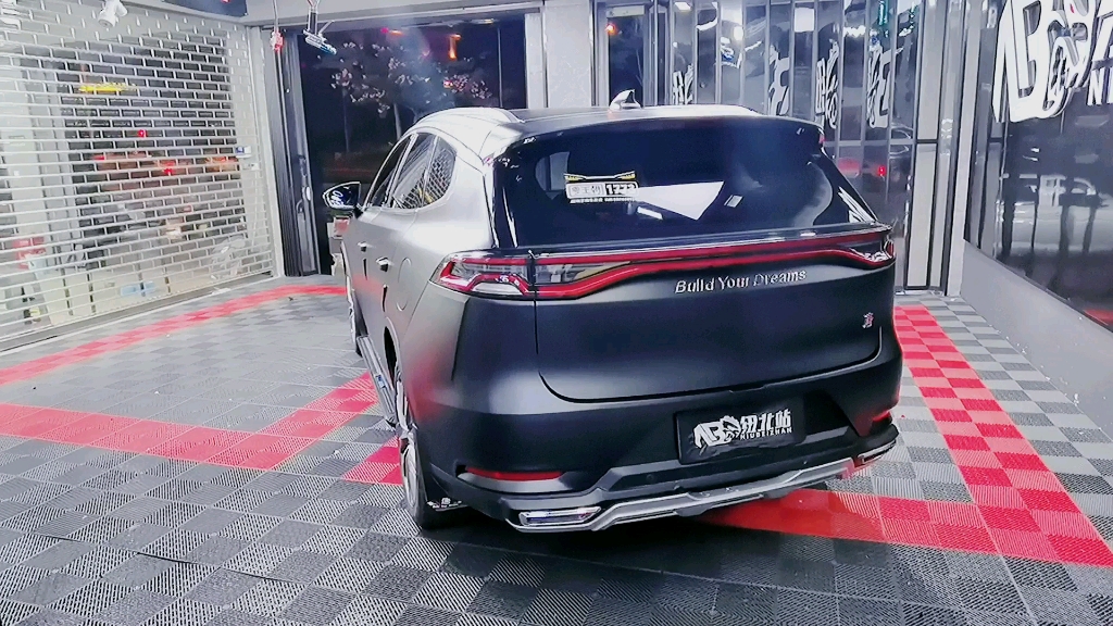 活动作品比亚迪唐亮黑改亚黑色改色膜上车效果