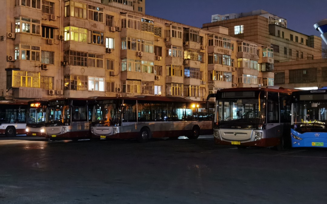 [图][Beijing bus]Sitting on the bus no.47 to watch the bus no.47 (Foton HEB)