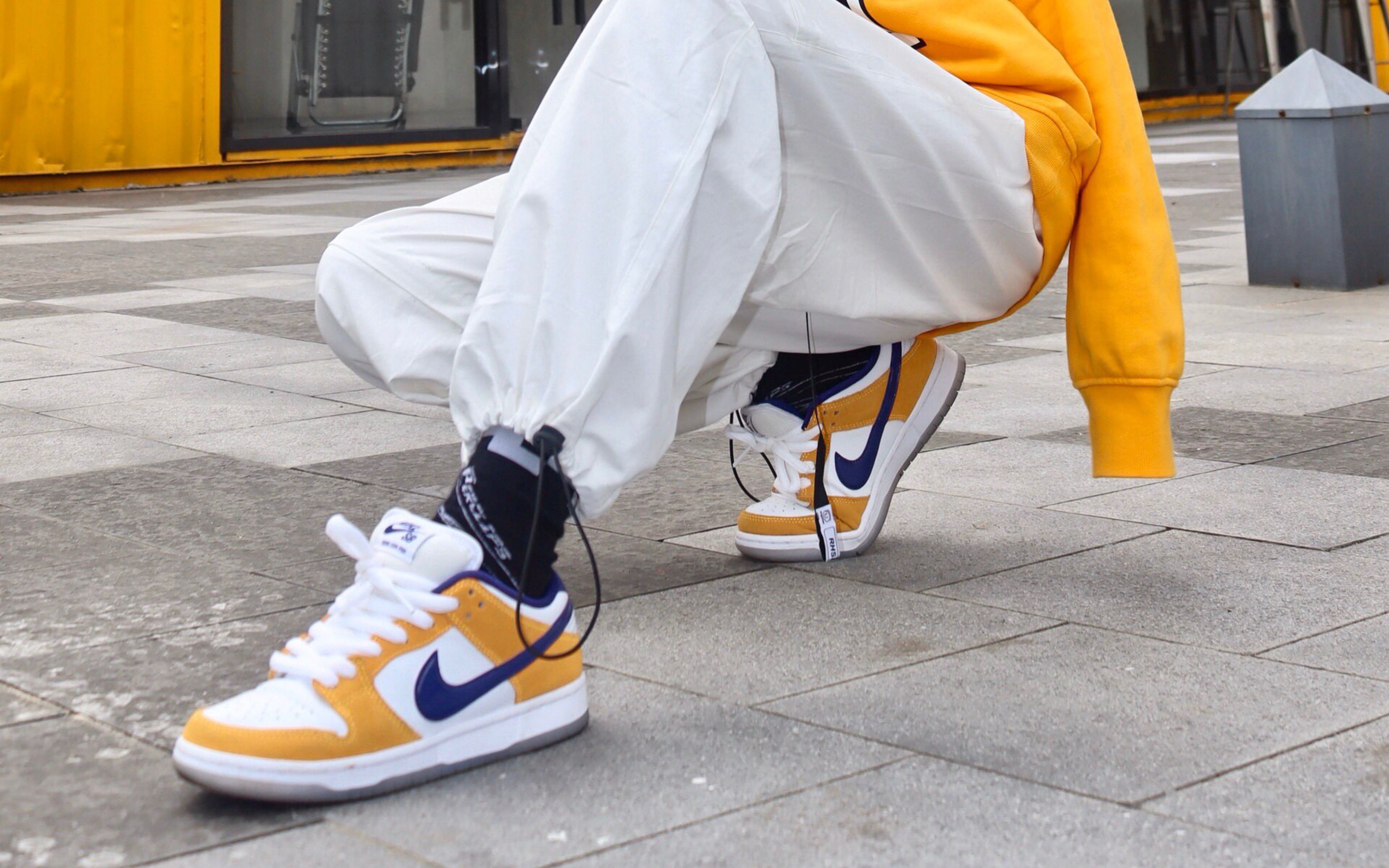 sb dunk紫金dunk大火之年 又湖人马上夺冠 大家还必要再观望吗 无脑冲