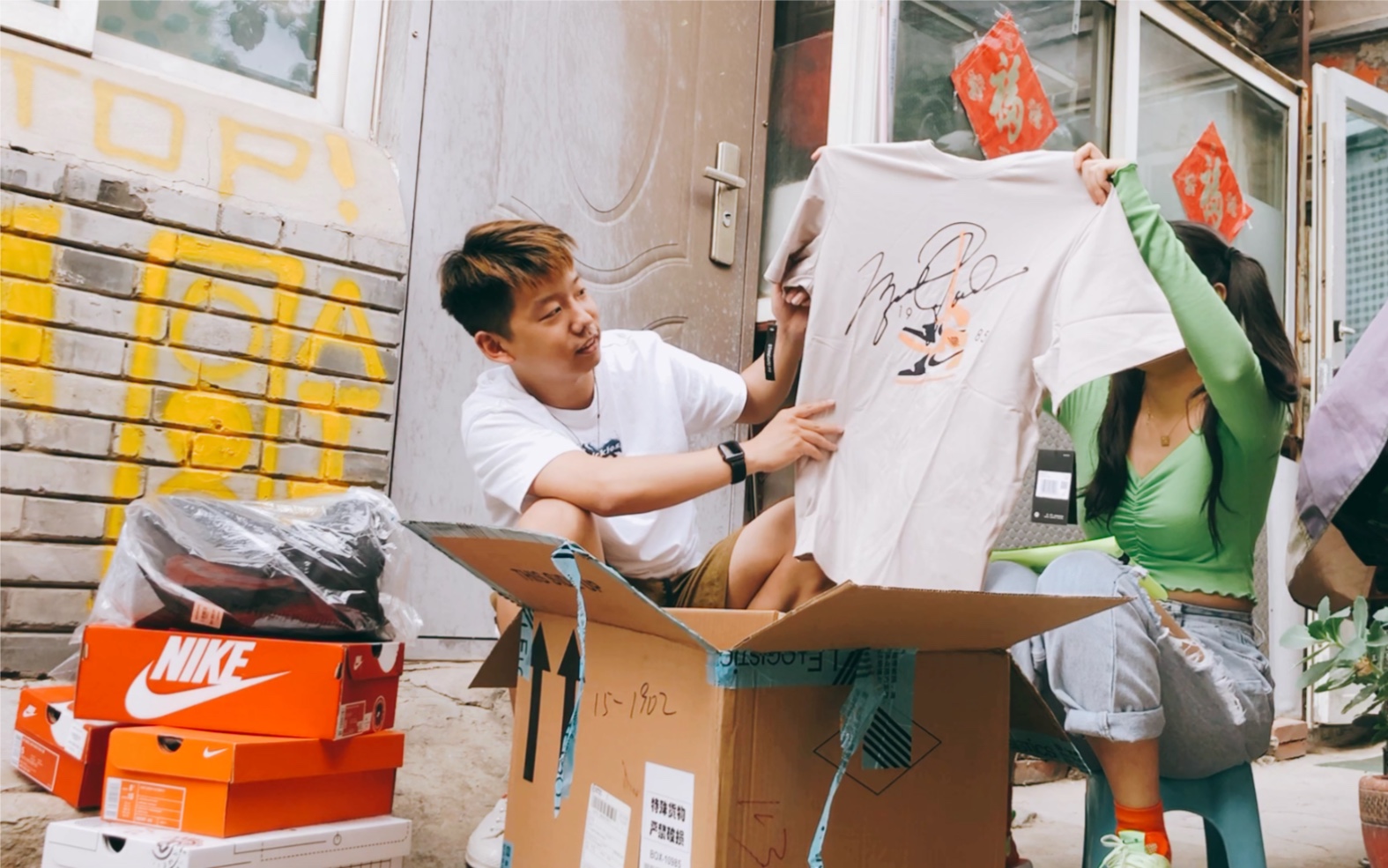 nike闷包开箱!来瞅瞅耐克闷包里面都有什么吧!