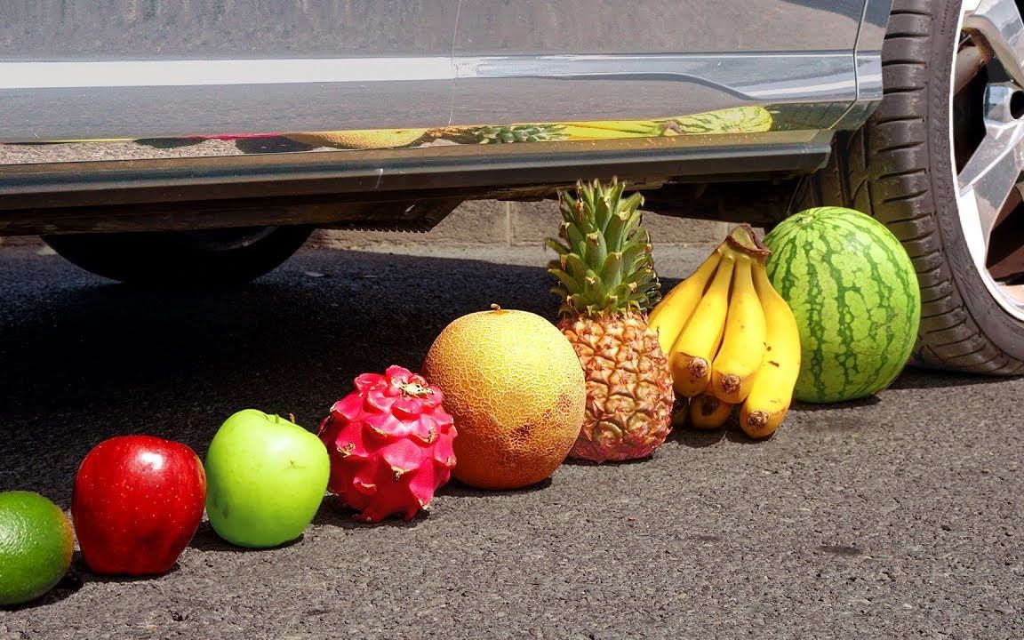 用汽车压碎松脆和柔软的东西,实验水果vs汽车!