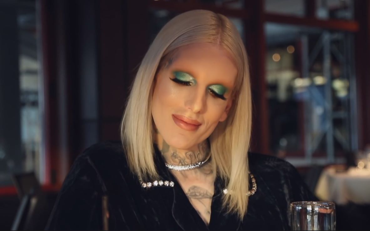 【jeffree star中文字幕】阿拉斯加度假中 全脸试用贵出翔的化妆品