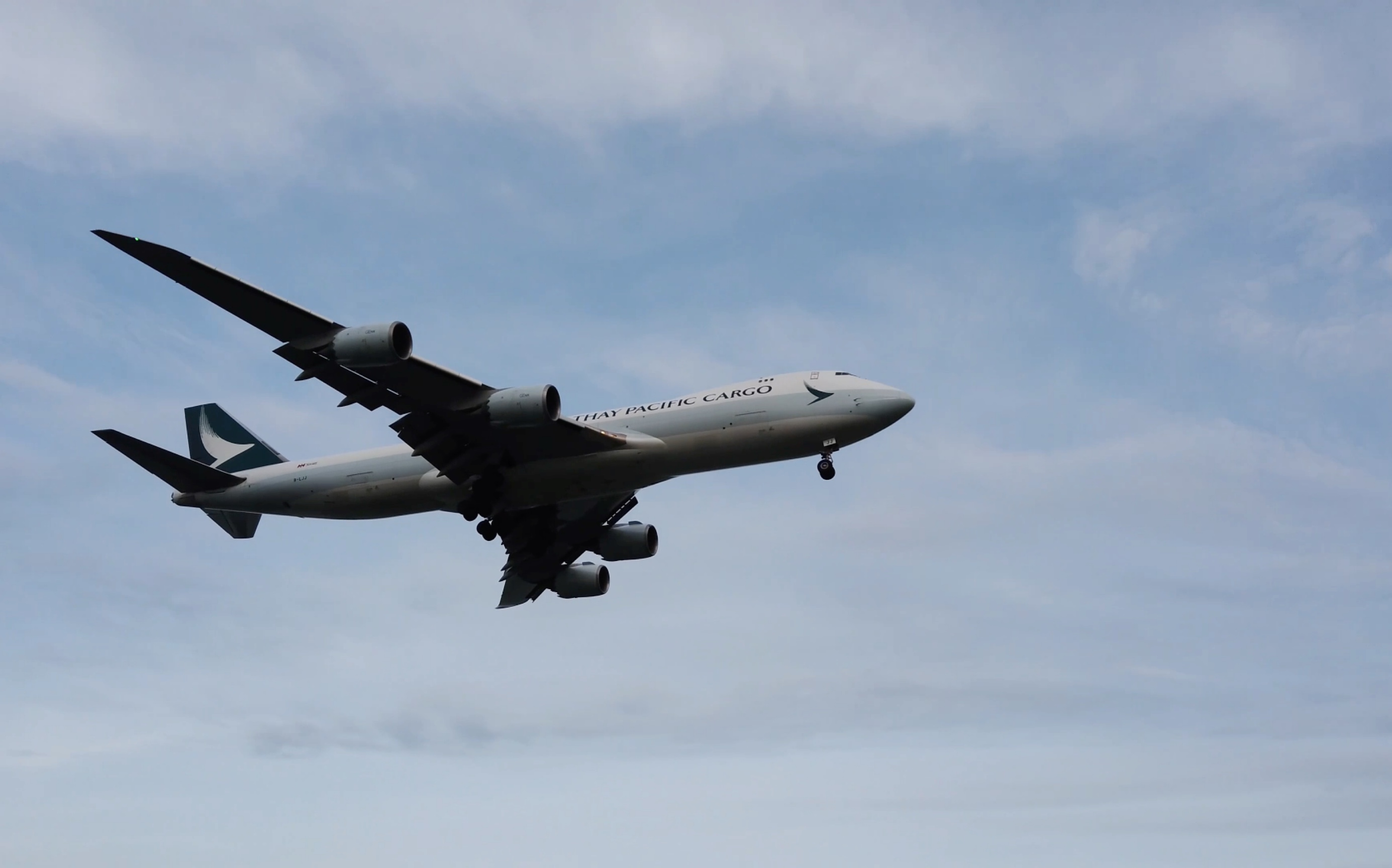 国泰航空747f降落高崎机场