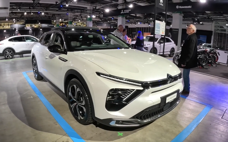 2023新款雪铁龙c5 x 插电式混合动力 外观和内饰观赏