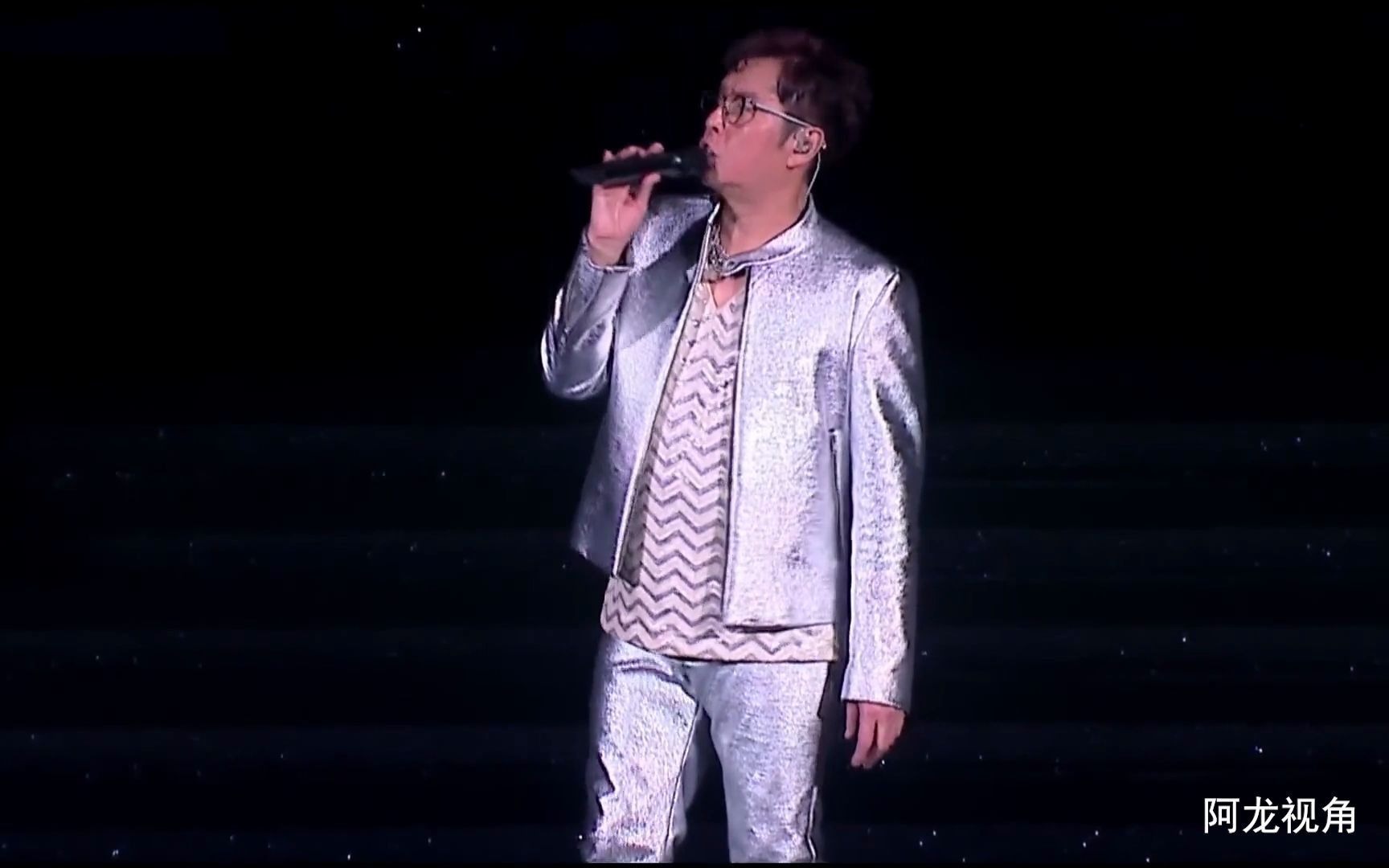 谭咏麟演唱会情缘巴士站柔柔河畔喜爱恋足100分