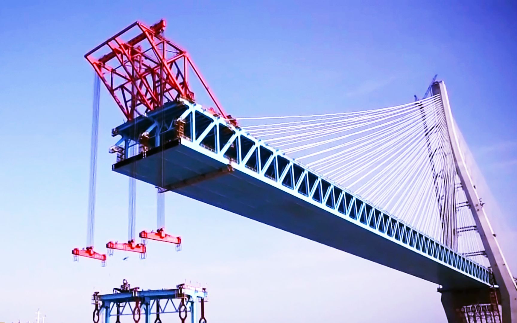 不明觉厉!中国制造世界首台1800顿架梁吊机 堪称架桥神器