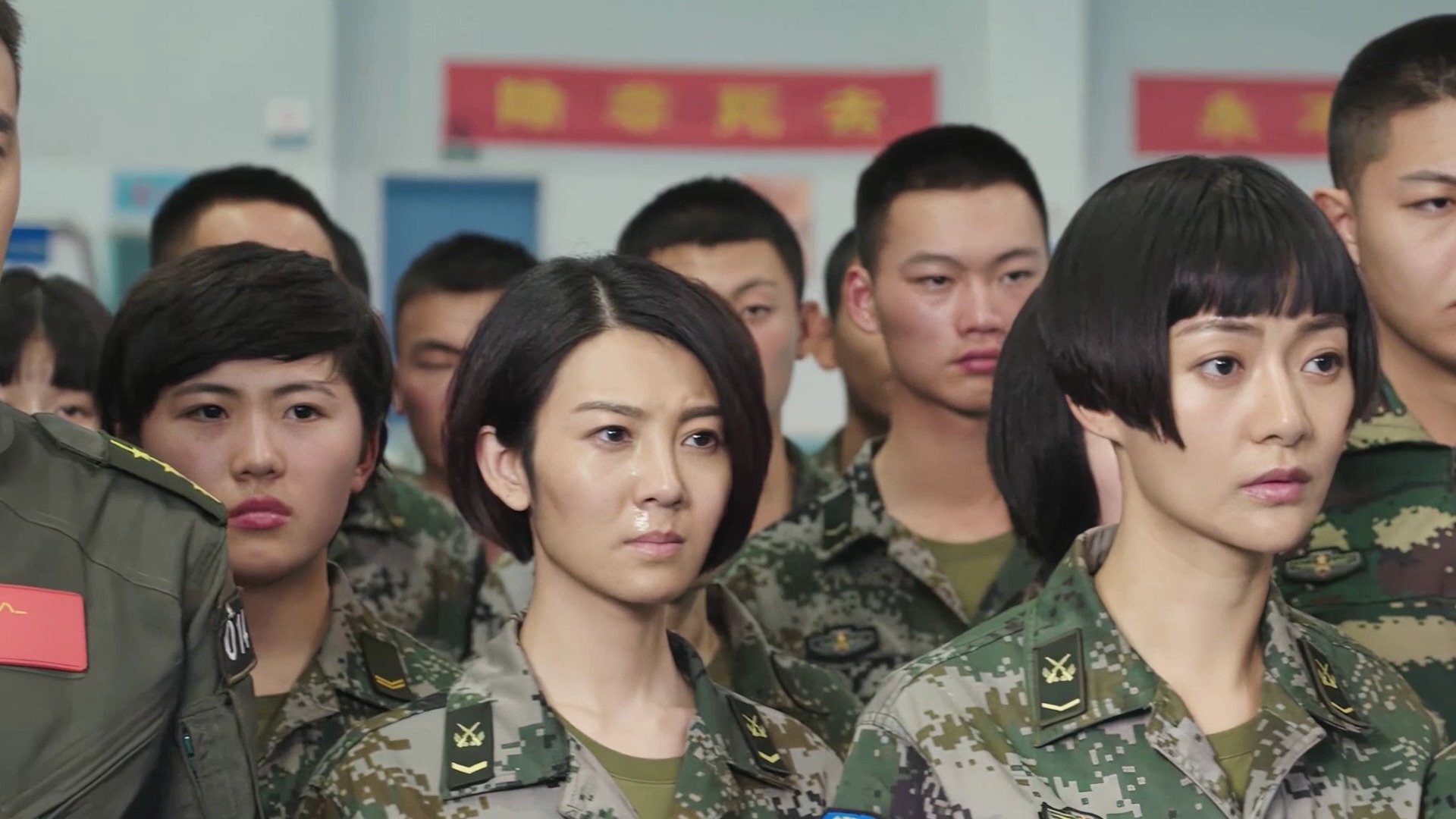 叱咤战场的女兵,竟因为心里障碍不敢下水!霹雳火12