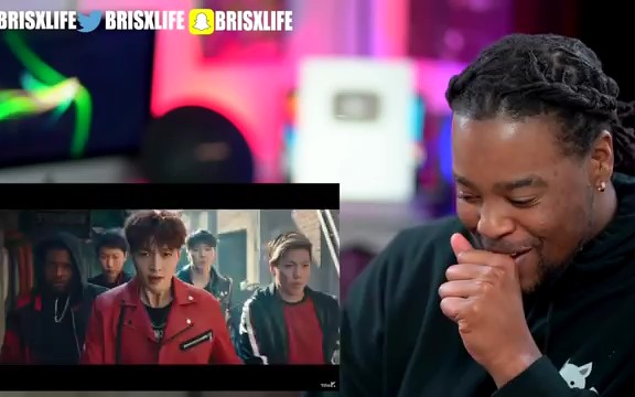 [图]LAY&NCT127&Jason Derulo-Let's shut up&dance(Michael Jackson) MV Reaction