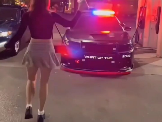 美利坚恨国白袜脚女青年被特警强奸哔哩哔哩bilibili