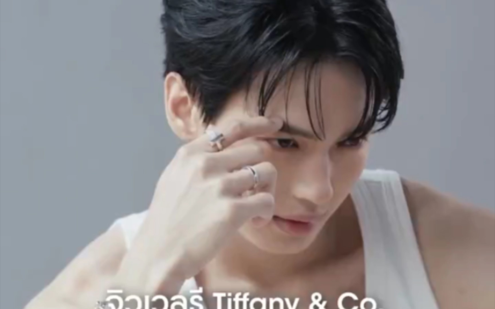 恭喜梅塔赢成为tiffany代言人