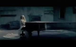 [图]《innocence》 Avril 远古MV