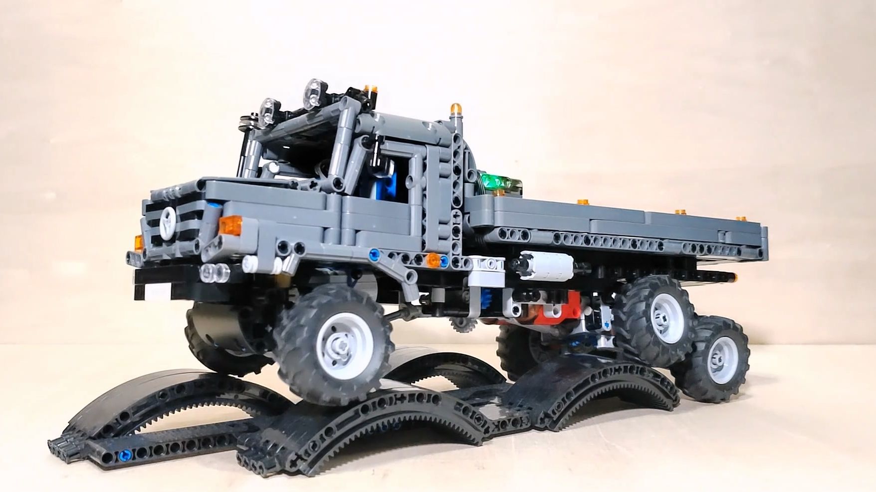 奔驰六轮全驱越野重卡 moc-178259 mercedes zetros 6x6 [乐高积木moc