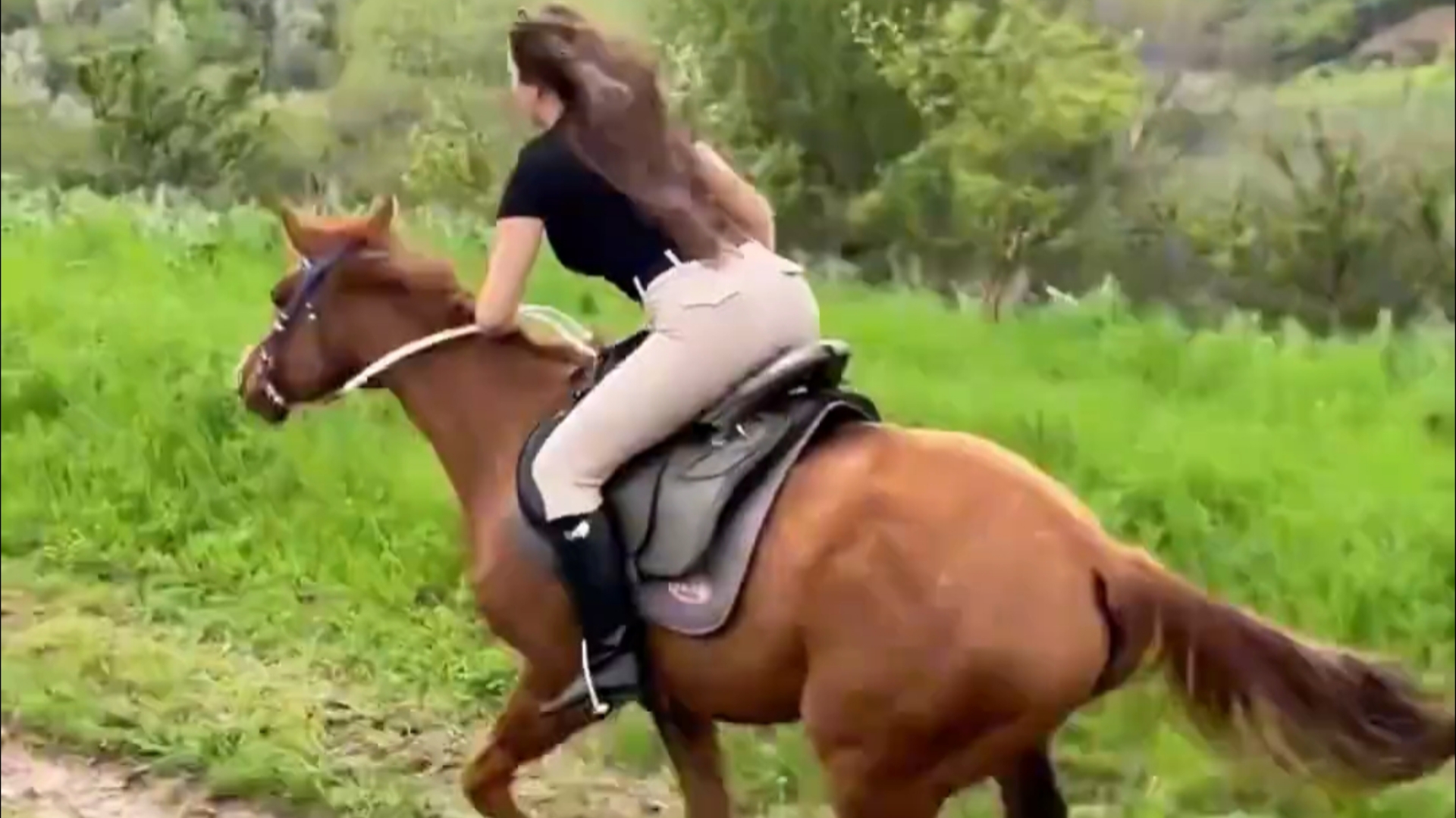 这样的美女骑马,会不会有想法