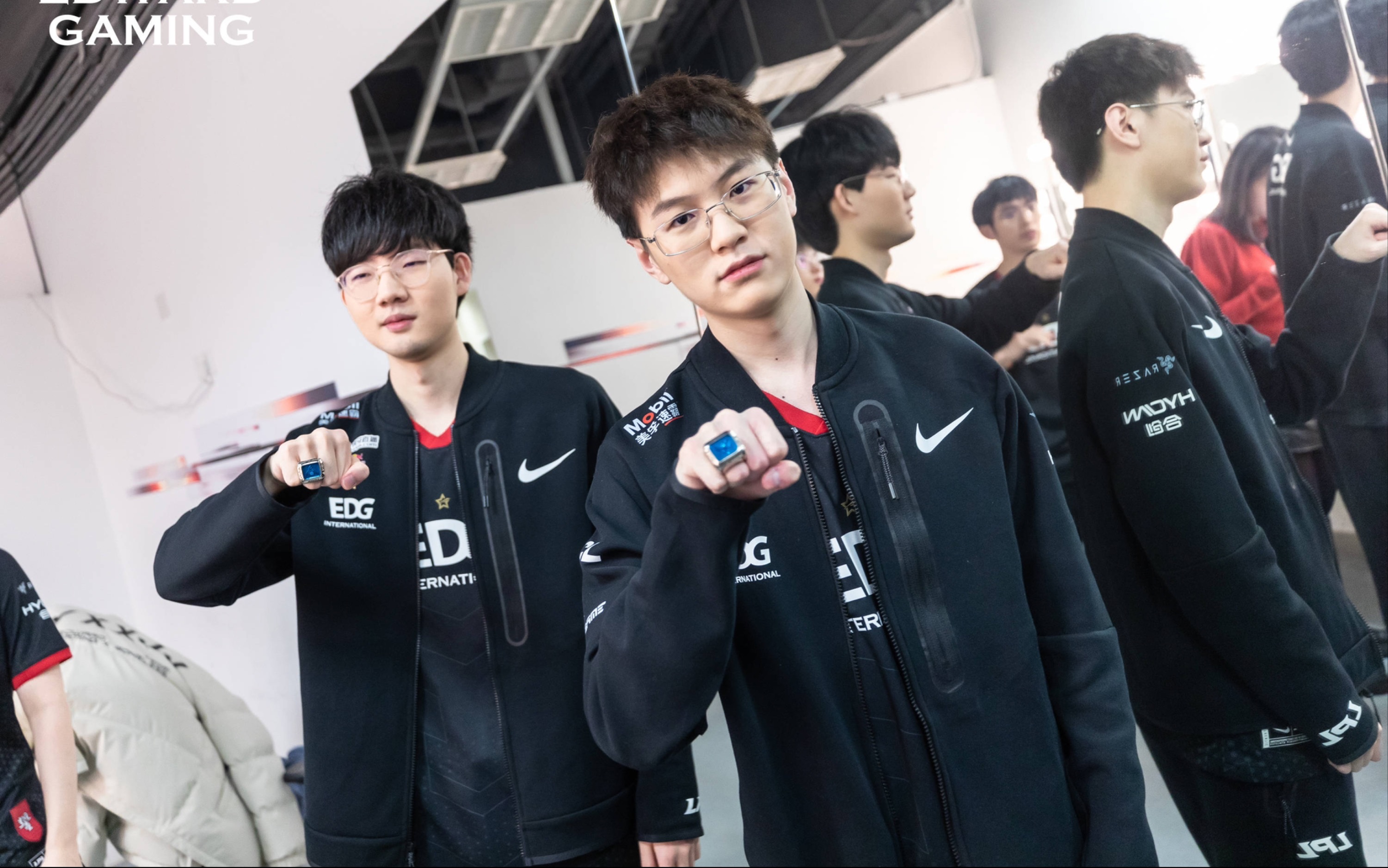 edg下路组与t1下路组互换撞车 viper 小k vs meiko 姑妈鱼 节目效果拉