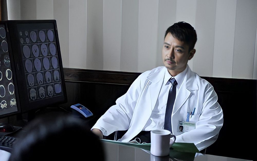 那五年曝谢君豪采访特辑医生角色拿捏很到位