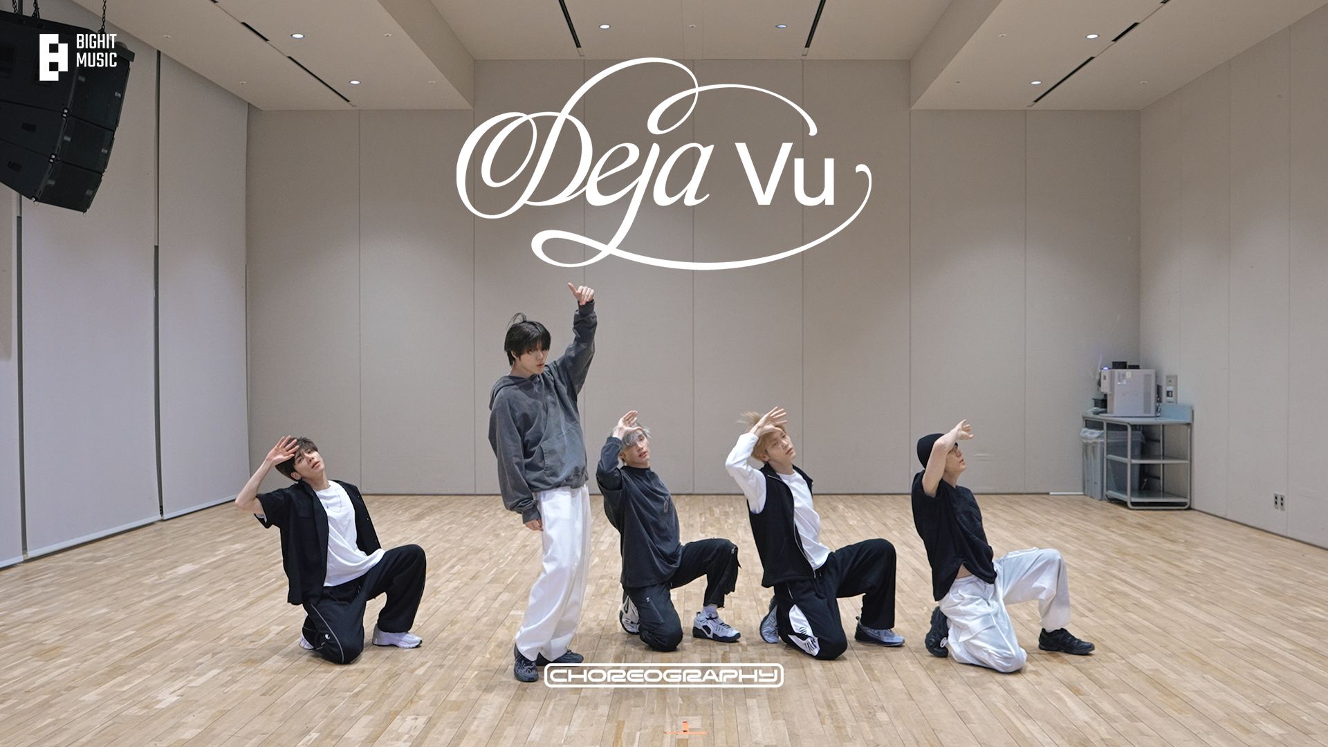 [图]'Deja Vu' Dance Practice | TXT