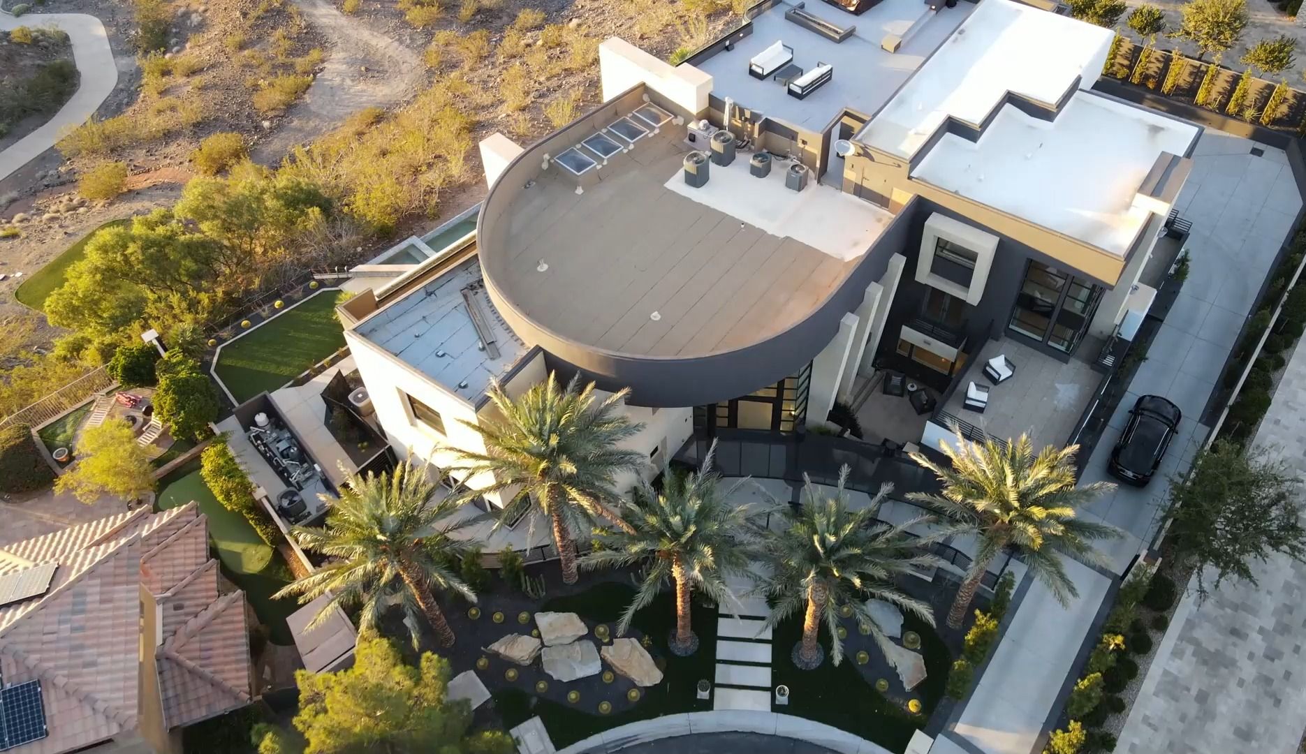 参观内华达州亨德森价值 7,995,000 美元的豪宅