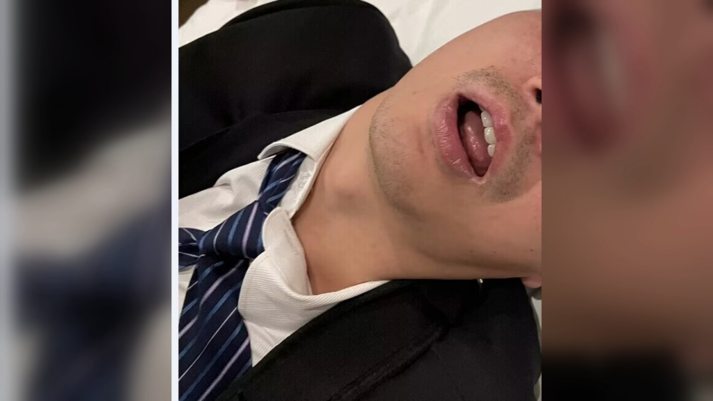 正装皮鞋丝袜大叔睡得太沉了